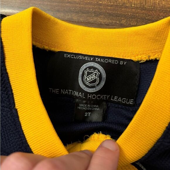 Buffalo Sabres navy slug head logo jersey - Picture 4 of 4